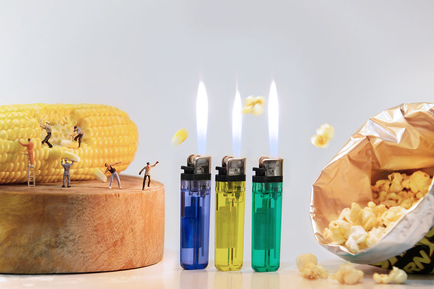 I Capture Miniature People Dealing With Everyday Life Objects I Capture Miniature People Dealing With Everyday Life Objects