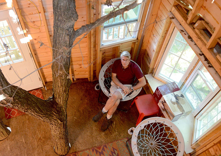 tree-house-three-stories-jay-hewitt-massachusetts-1 tree-house-three-stories-jay-hewitt-massachusetts-1