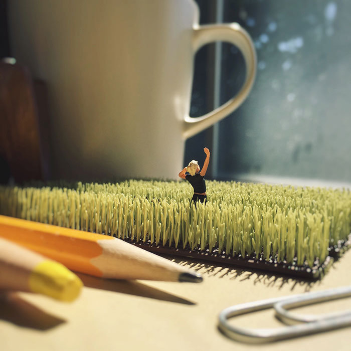 I Turn My Unemployed Life Moments Into Miniature Photography
