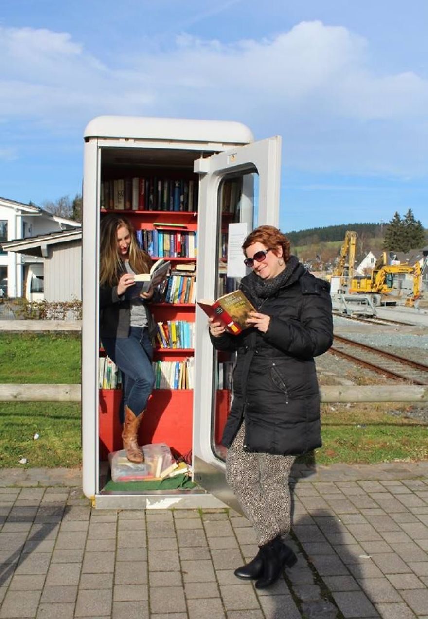 I Travel Around The World And Photograph Payphones Before They Are Gone I Travel Around The World And Photograph Payphones Before They Are Gone