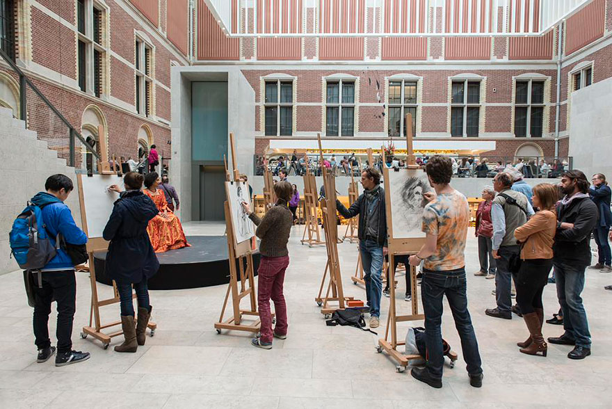4museum-visitors-draw-artwork-start-drawing-rijksmuseum-4