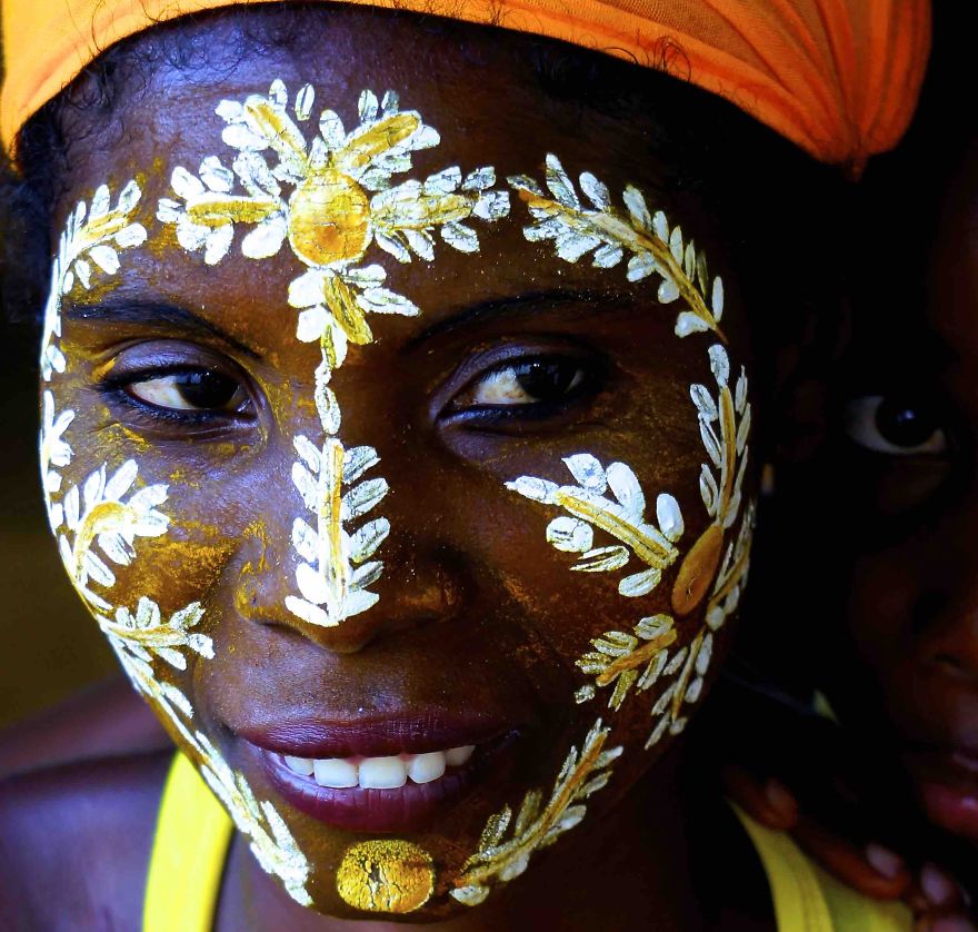 Willie Aames Photography ~ Motherhood In Madagascar- #prayforparis