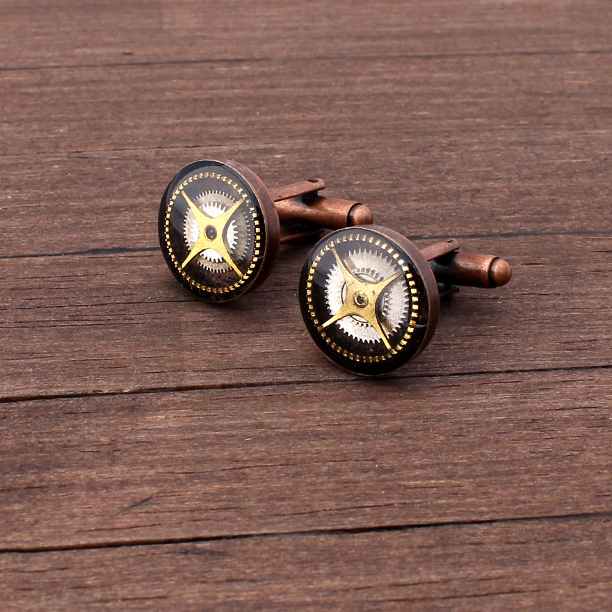 I Turn Old Watch Parts Into Steampunk Jewelry I Turn Old Watch Parts Into Steampunk Jewelry