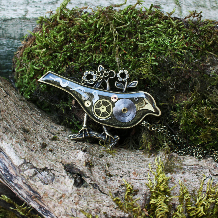I Turn Old Watch Parts Into Steampunk Jewelry I Turn Old Watch Parts Into Steampunk Jewelry