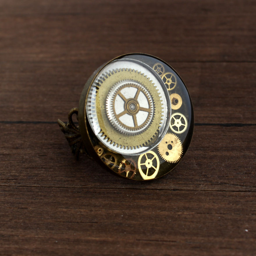 I Turn Old Watch Parts Into Steampunk Jewelry I Turn Old Watch Parts Into Steampunk Jewelry