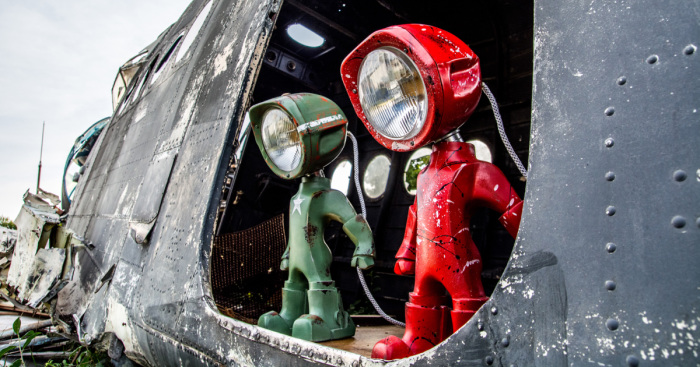 I Quit My Job To Make Lamps From Old Headlights Found In My Garage