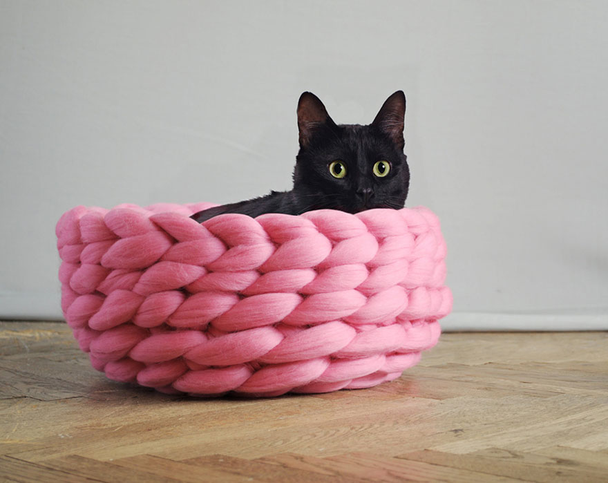 giant-chunky-knit-pet-beds-anna-mo-15 giant-chunky-knit-pet-beds-anna-mo-15