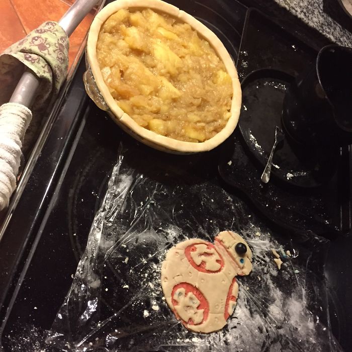 I Made A Geeky BB-8 Pie For The Star Wars Release I Made A Geeky BB-8 Pie For The Star Wars Release