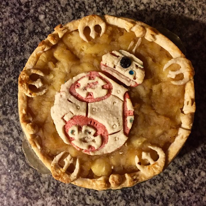 I Made A Geeky BB-8 Pie For The Star Wars Release I Made A Geeky BB-8 Pie For The Star Wars Release