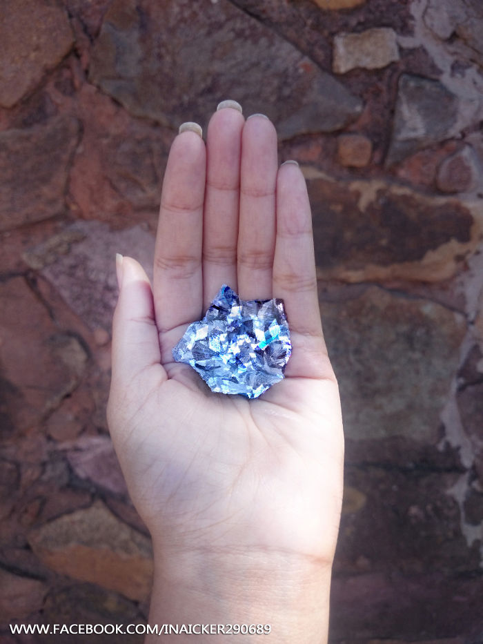 I Create 3D Paintings On My Palms