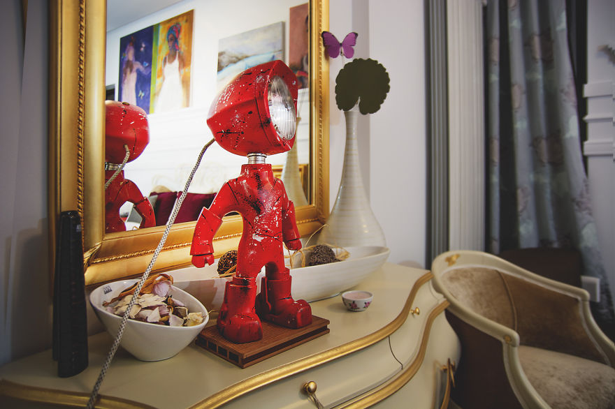 I Quit My Job To Make Lamps From Old Headlights Found In My Garage