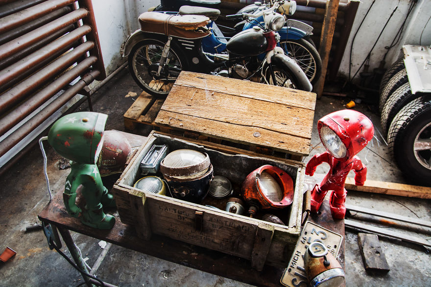 I Quit My Job To Make Lamps From Old Headlights Found In My Garage I Quit My Job To Make Lamps From Old Headlights Found In My Garage