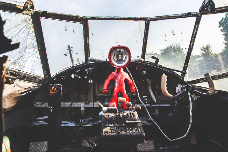 I Quit My Job To Make Lamps From Old Headlights Found In My Garage