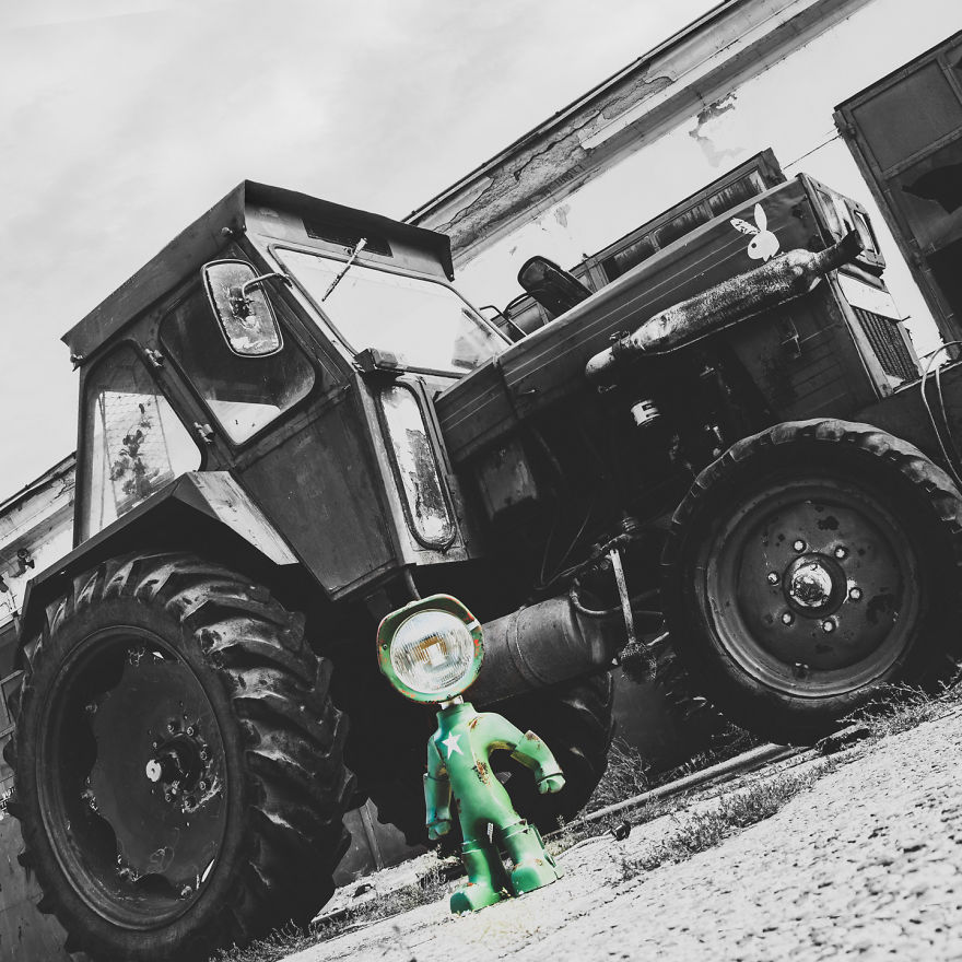 I Quit My Job To Make Lamps From Old Headlights Found In My Garage I Quit My Job To Make Lamps From Old Headlights Found In My Garage