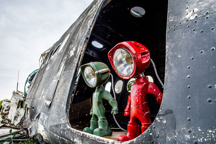 I Quit My Job To Make Lamps From Old Headlights Found In My Garage