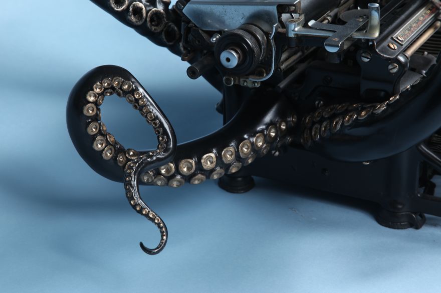 I Remade My Old Typewriter Into An Octopus To Explore Higher Ideas