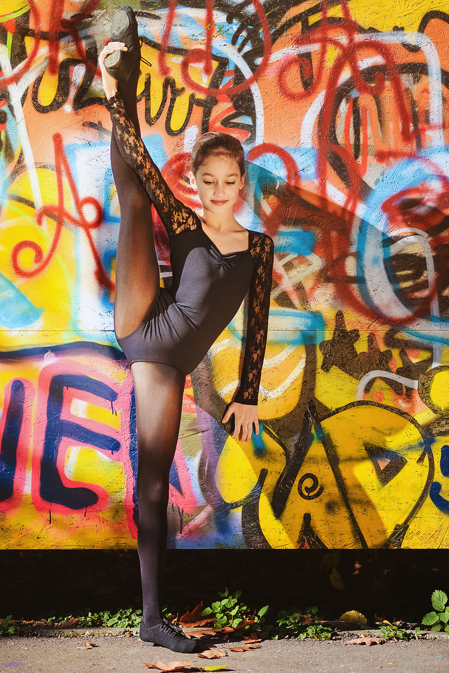 I Said 'Happy B-Day' To A Little Ballerina With Autumn Photoshoot I Said 'Happy B-Day' To A Little Ballerina With Autumn Photoshoot