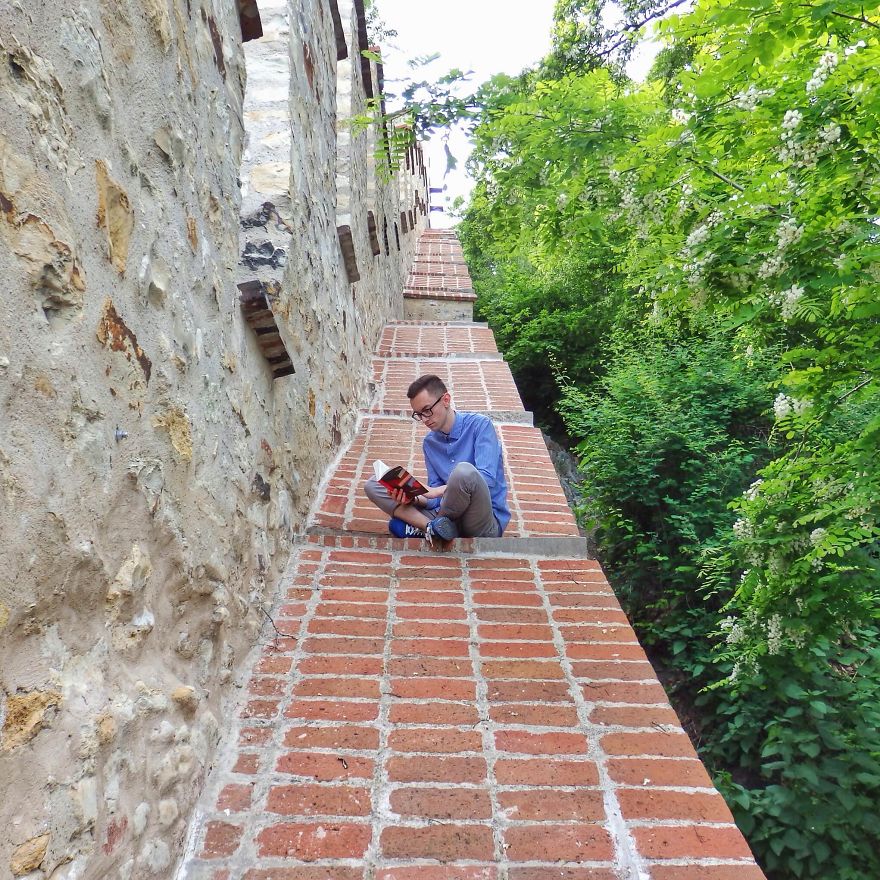 I Show People They Can Read Books Anywhere And Anytime (Part 3)