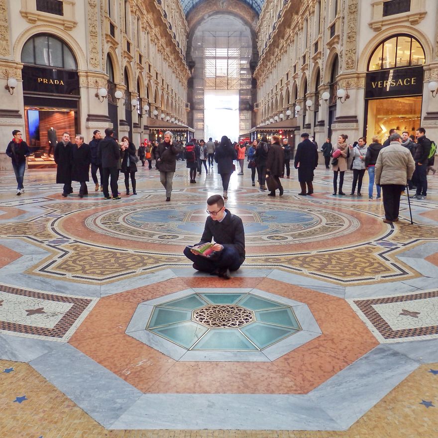 I Show People They Can Read Books Anywhere And Anytime (Part 3) I Show People They Can Read Books Anywhere And Anytime (Part 3)