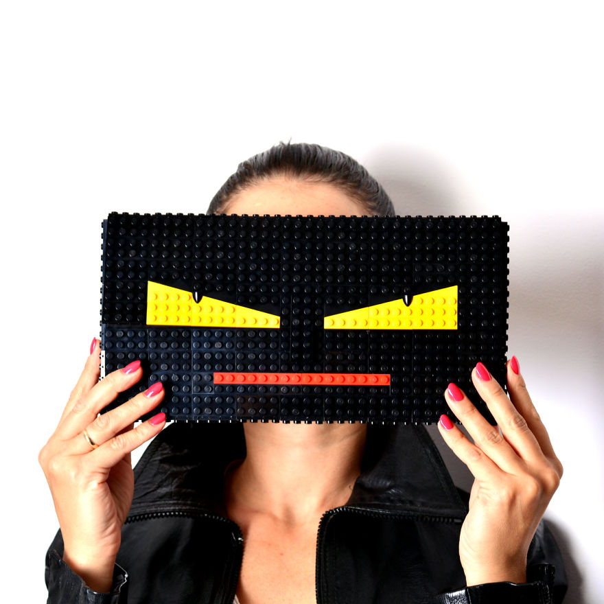 I Use Gold-Plated Lego Bricks To Create Jewelry And Handbags I Use Gold-Plated Lego Bricks To Create Jewelry And Handbags