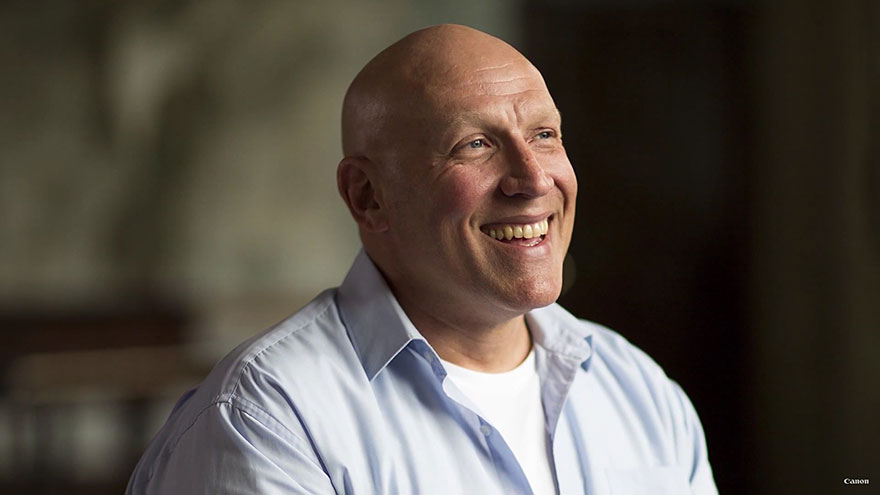 one-man-six-photographers-portrait-photography-canon-decoy-4 one-man-six-photographers-portrait-photography-canon-decoy-4