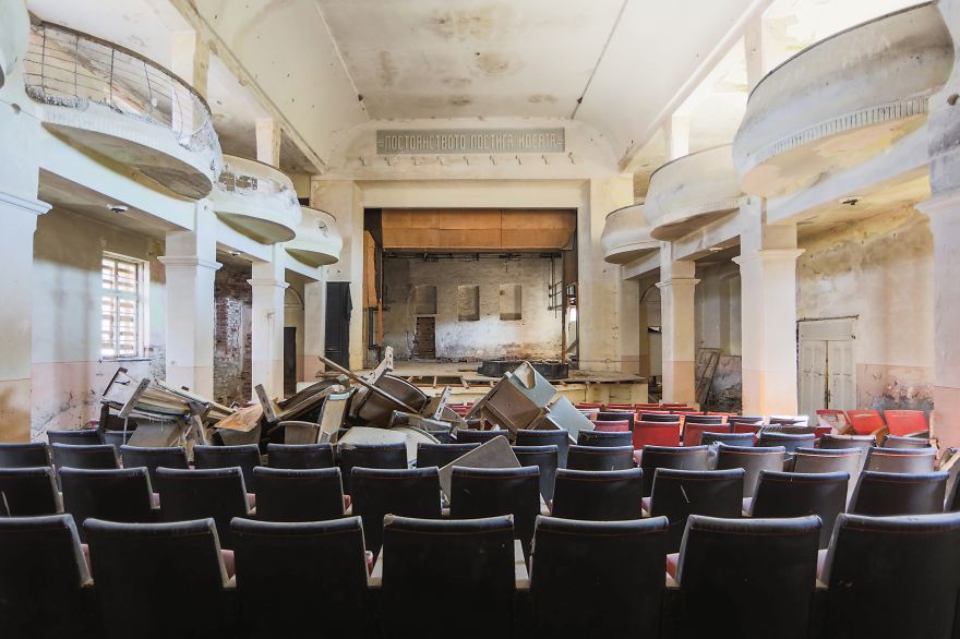 Photographer Travels Thousands Of Kilometers Looking For Abandoned Places In Europe