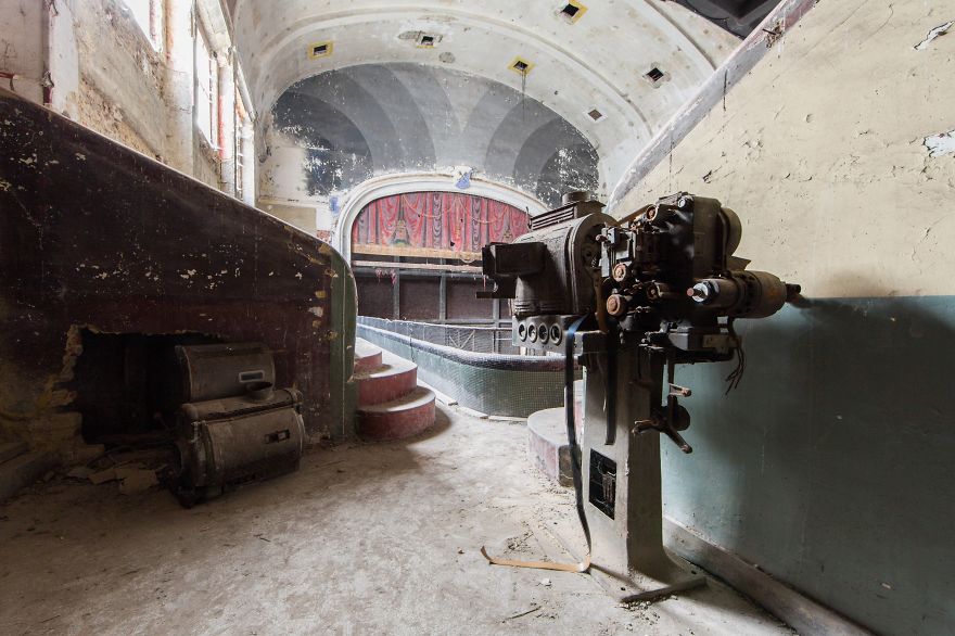 Photographer Travels Thousands Of Kilometers Looking For Abandoned Places In Europe