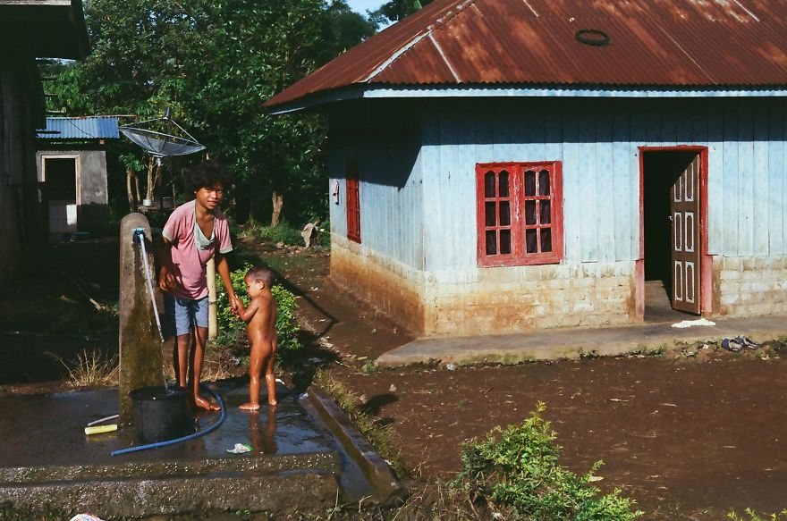 I Captured Life In A Remote Village In Indonesia I Captured Life In A Remote Village In Indonesia