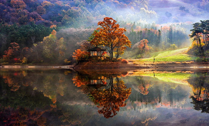 Stunning Reflected Landscapes Capture The Beauty Of South Korea