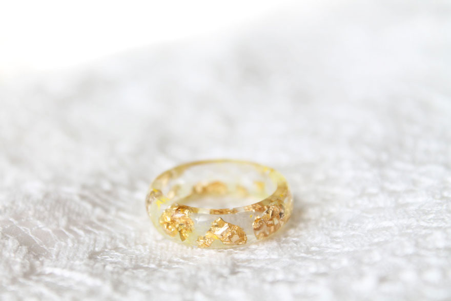 resin-jewelry-real-petals-gold-flakes-livinlovin-28 resin-jewelry-real-petals-gold-flakes-livinlovin-28