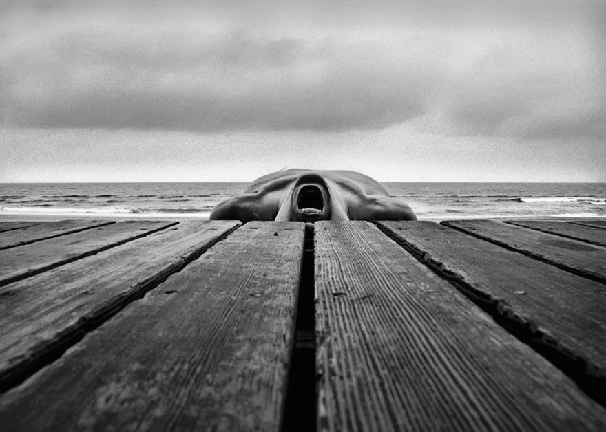 self-portrait-photography-landscape-surreal-arno-rafael-minkkinen-24 self-portrait-photography-landscape-surreal-arno-rafael-minkkinen-24