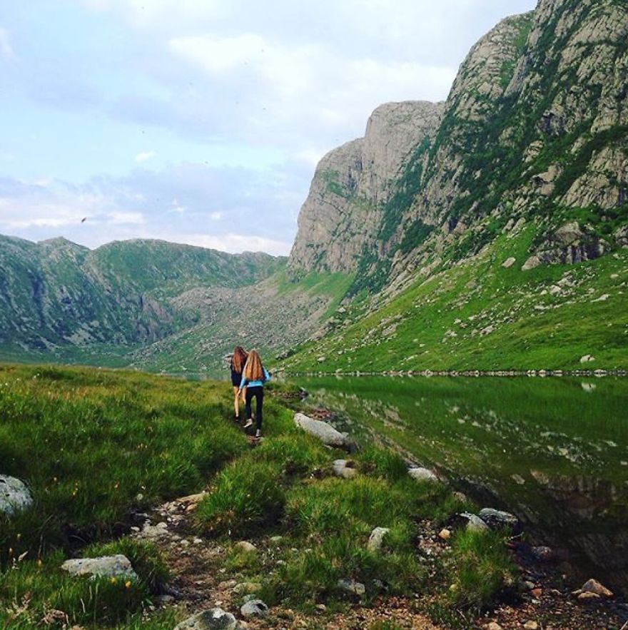 Sisters From Norway Creates Photos Inspired By Music And Photography And Put Them On Instagram