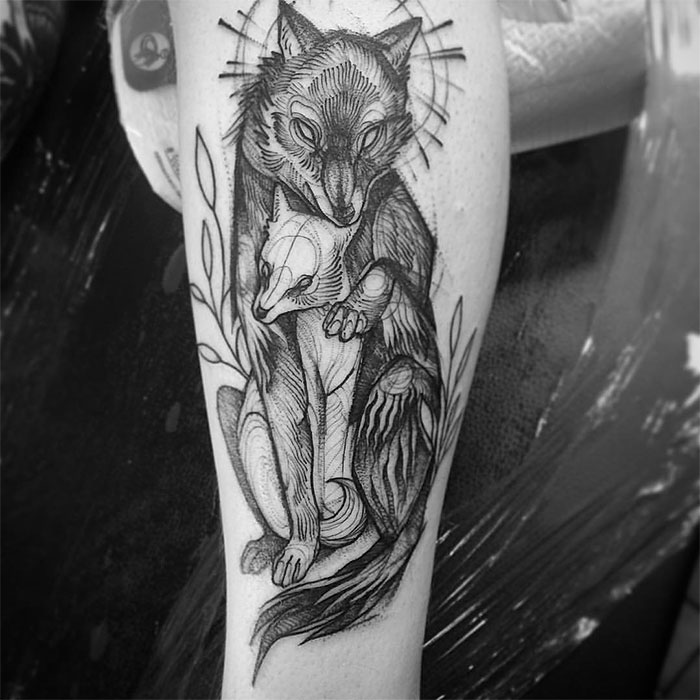 Sketch tattoo of two foxes in pencil drawing style by Nomi Chi.