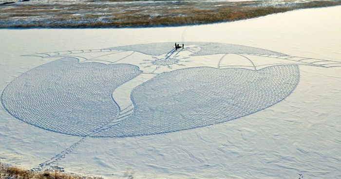 Artist Walks All Day In Siberia To Create Giant Snow Dragon Mural