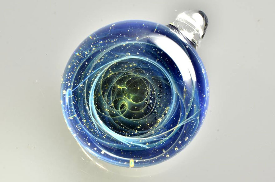 space-glass-planets-galaxies-stars-pendants-satoshi-tomizu-26 space-glass-planets-galaxies-stars-pendants-satoshi-tomizu-26