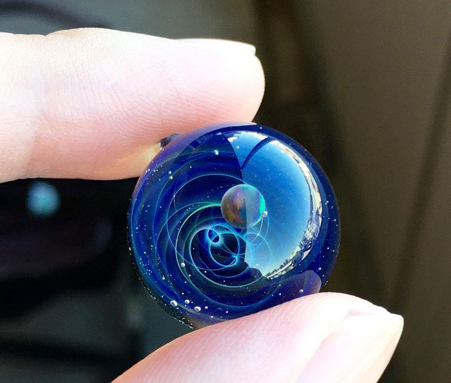space-glass-planets-galaxies-stars-pendants-satoshi-tomizu-7
