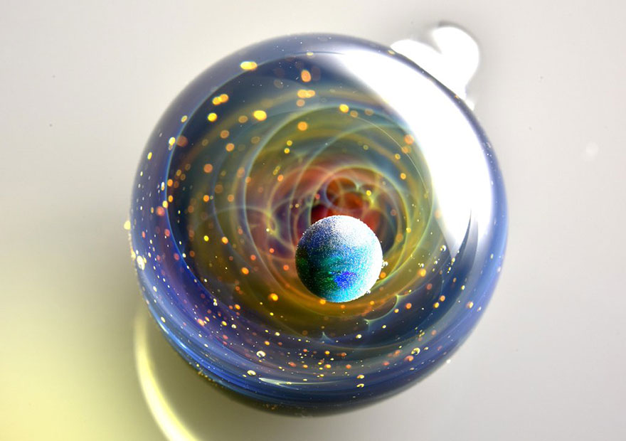 space-glass-planets-galaxies-stars-pendants-satoshi-tomizu-8 space-glass-planets-galaxies-stars-pendants-satoshi-tomizu-8