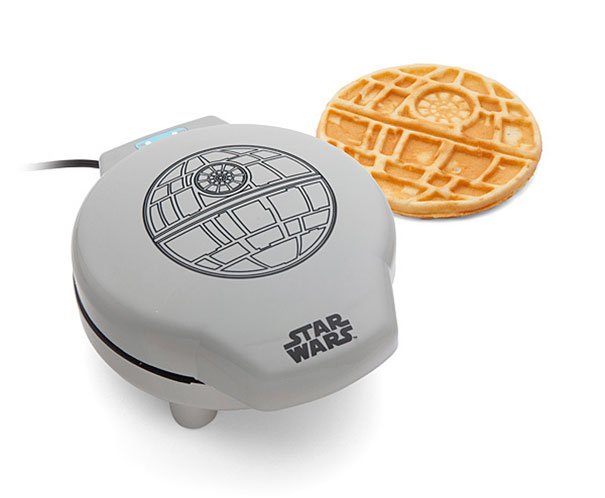 star-wars-waffle-iron-think-geek-1