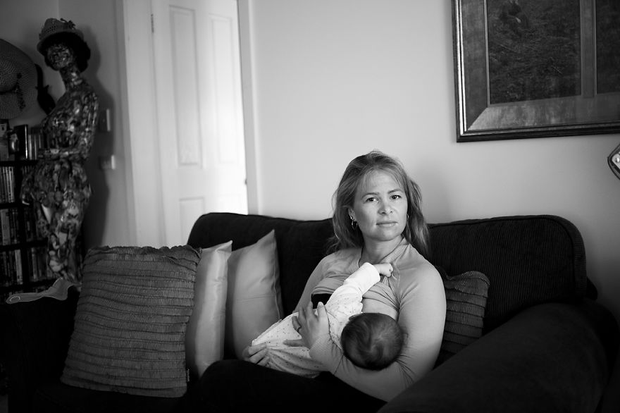 Tired Of Staged Breastfeeding Photos, I Started Shooting It In All Its Beautiful Messiness