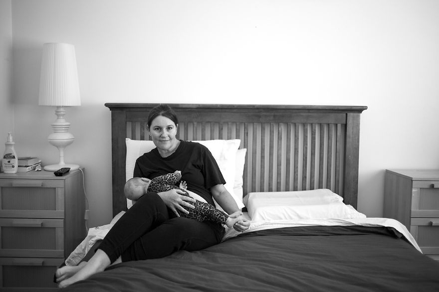 Tired Of Staged Breastfeeding Photos, I Started Shooting It In All Its Beautiful Messiness Tired Of Staged Breastfeeding Photos, I Started Shooting It In All Its Beautiful Messiness