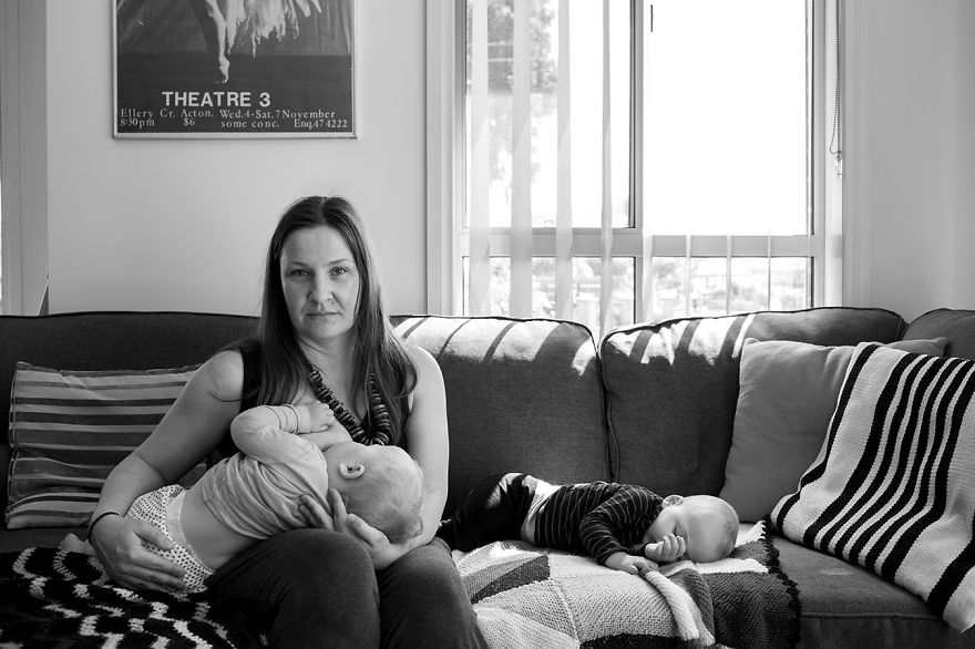 Tired Of Staged Breastfeeding Photos, I Started Shooting It In All Its Beautiful Messiness Tired Of Staged Breastfeeding Photos, I Started Shooting It In All Its Beautiful Messiness
