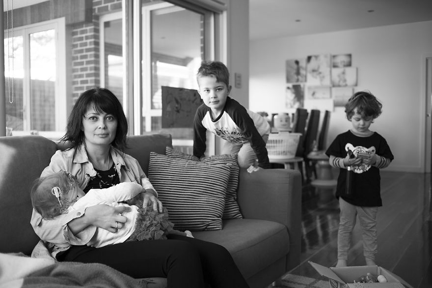 Tired Of Staged Breastfeeding Photos, I Started Shooting It In All Its Beautiful Messiness Tired Of Staged Breastfeeding Photos, I Started Shooting It In All Its Beautiful Messiness