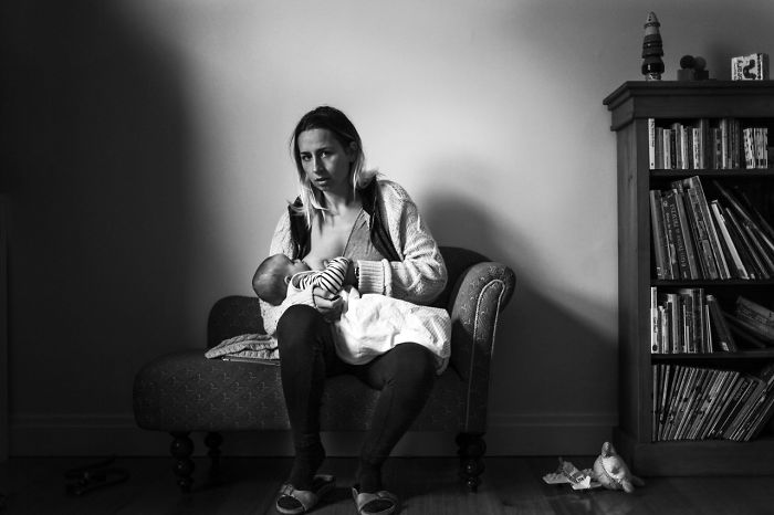 Tired Of Staged Breastfeeding Photos, I Started Shooting It In All Its Beautiful Messiness