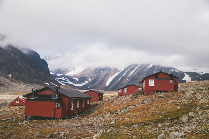 To Escape My Daily Routine, I Walked 130km Through Northern Sweden