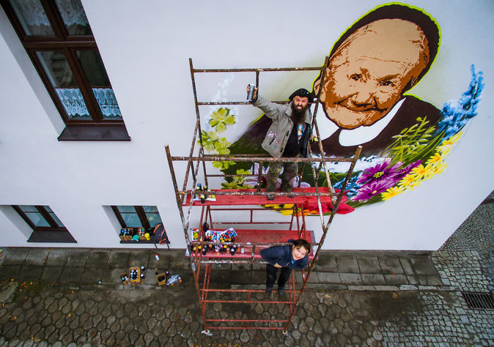 We Gave Flowers To Irena Sendler, A Polish Nurse That Saved 2,500 Jewish Children During Ww2