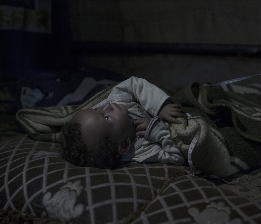 where-children-sleep-syrian-refugee-crisis-photography-magnus-wennman-21