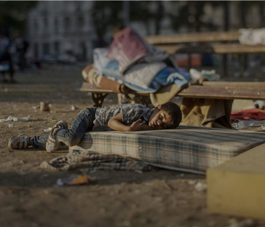 where-children-sleep-syrian-refugee-crisis-photography-magnus-wennman-4