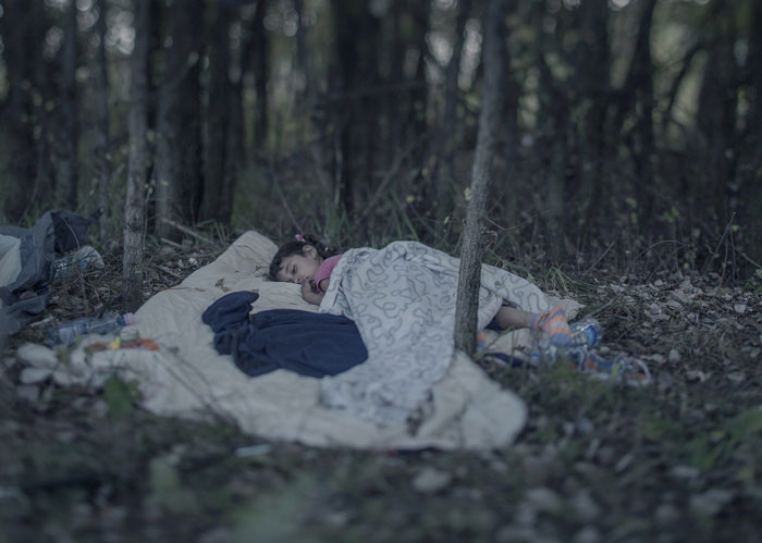 Photographer Reveals Where Syrian Child Refugees Sleep