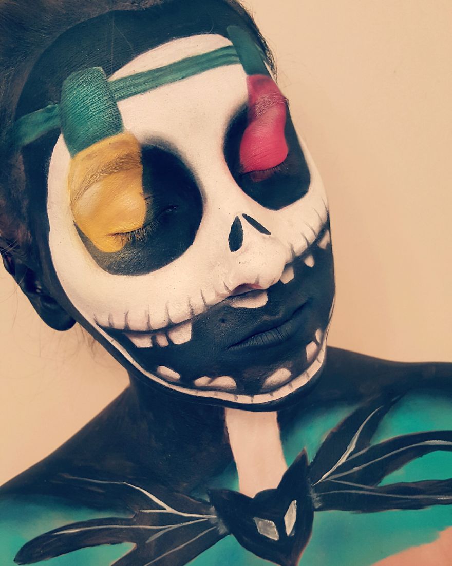 25 Days Of Christmas-Themed Makeup