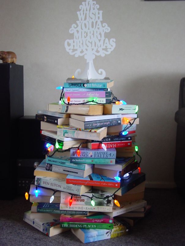 Book Christmas Tree
